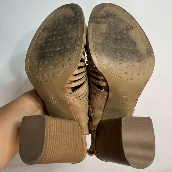 5 for $25🔥Dolce Vita Tan Alyson Peep Toe Bootie Size 9 1/2 - Picture 6 of 9